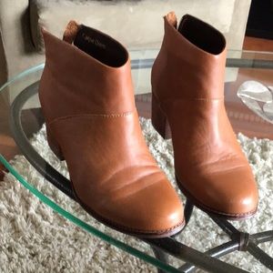 Brown leather TOMS ankle boots with zip